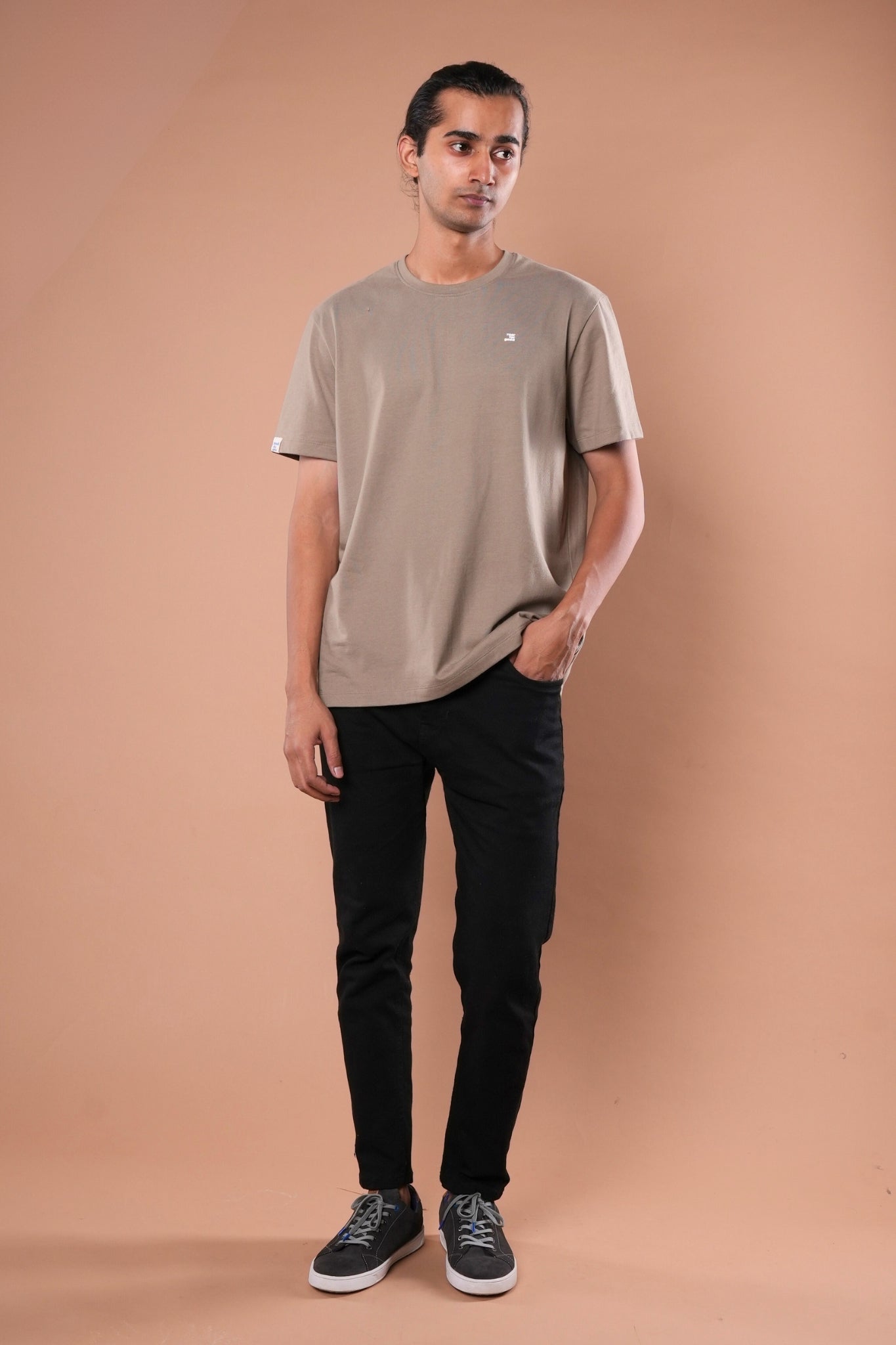 HENLEY NECKLINE T-Shirt