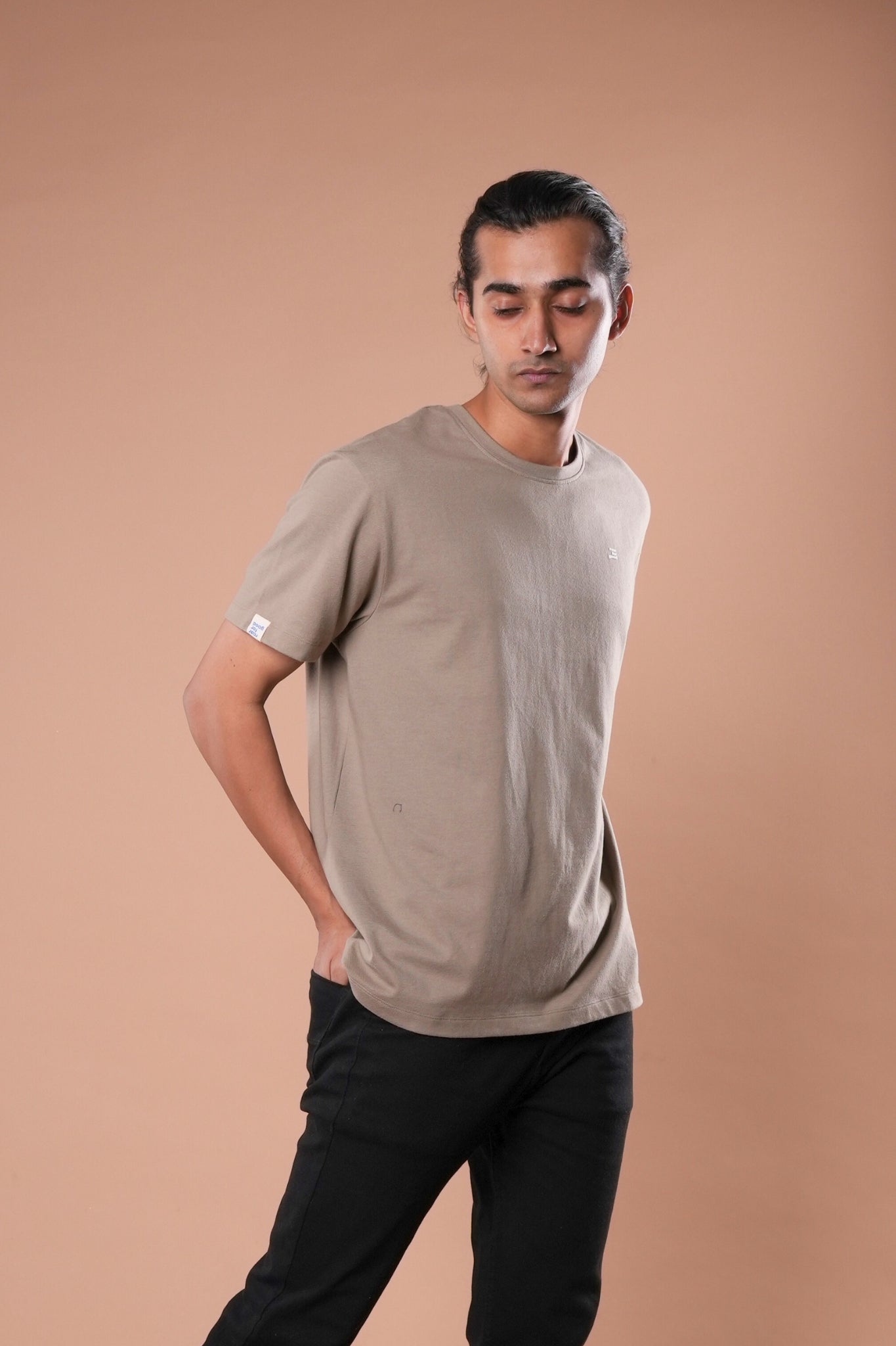 HENLEY NECKLINE T-Shirt